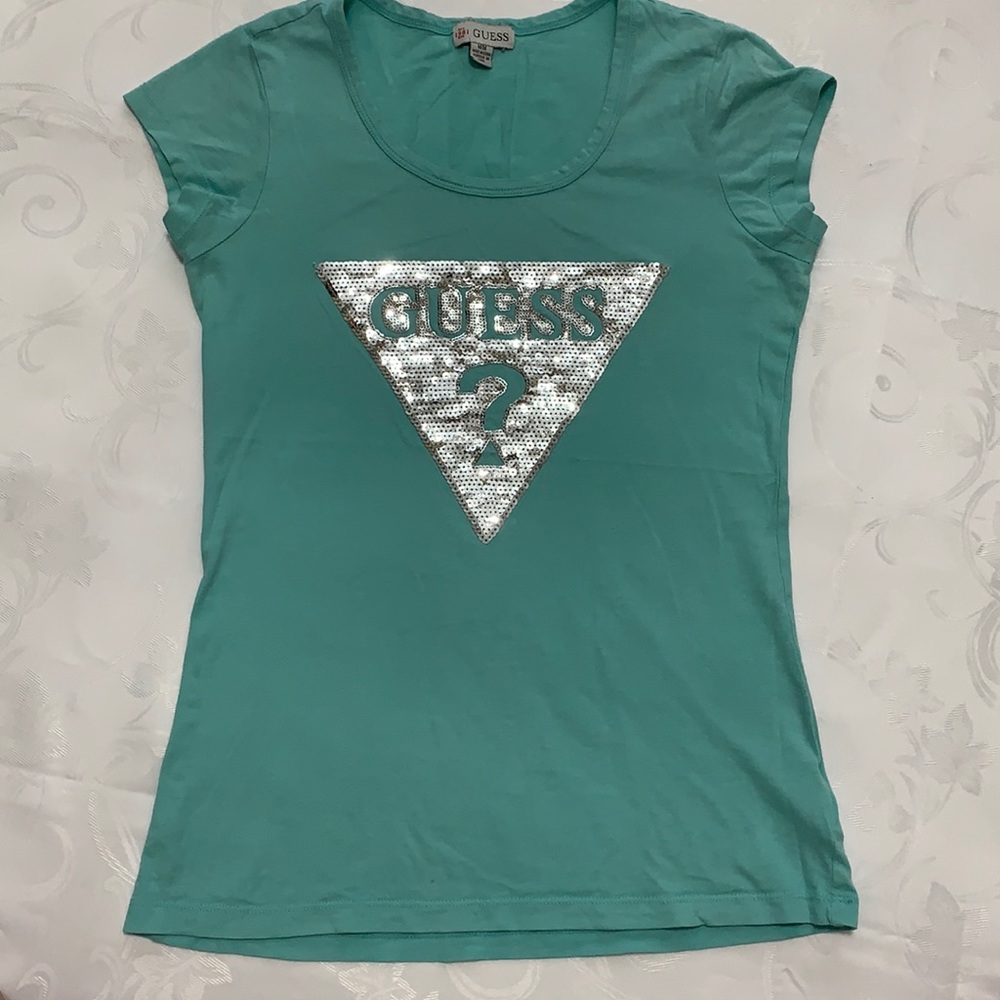 GUESS t-shirt